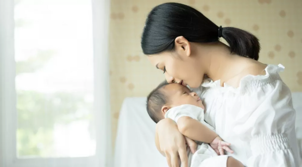 孩子一哭，要馬上抱嗎？