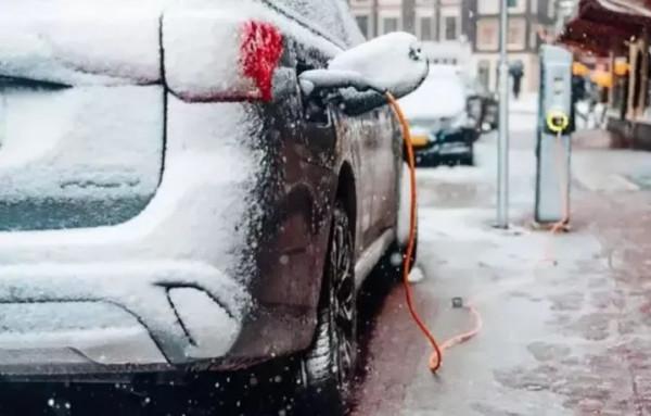 蔚來“固態電池”噱頭還是技術突破？