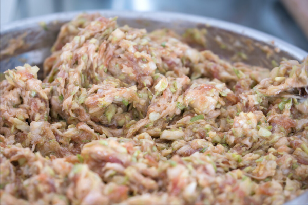 炸肉丸子，謹記“2放2竅門”，丸子又香又脆，涼了也不會硬