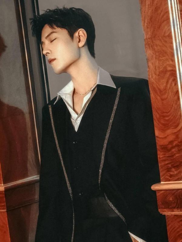 內娛穿西裝最好看的十位男明星：肖戰氣質絕佳，任嘉倫一人千面