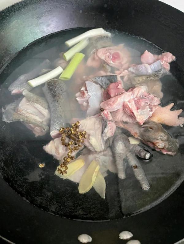 冬日到，各種補藥不如來一碗豬肚雞骨湯～暖心又暖胃