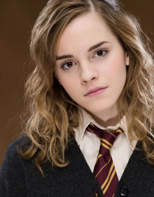 《哈利波特》女主角扮演者艾瑪·沃森 《哈利波特》女主角扮演者艾瑪·沃森