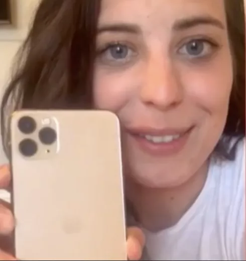 這個妹子用一根髮卡換一套房，順便成了500萬粉的網紅