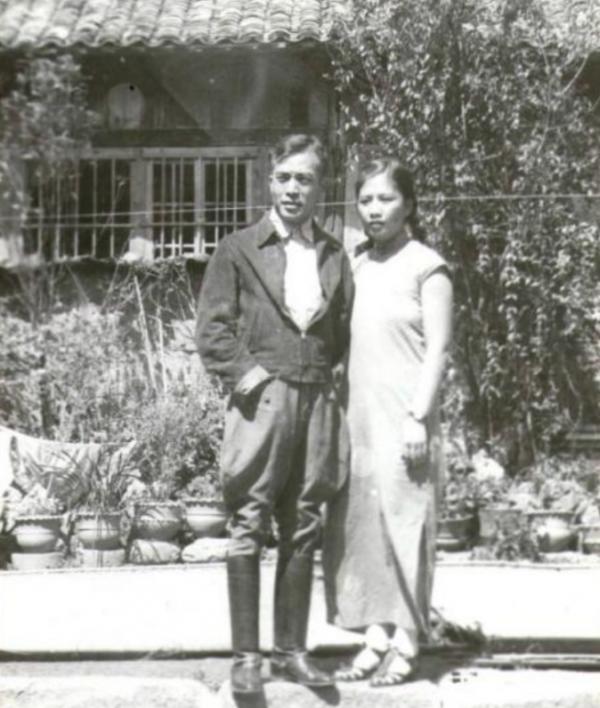 國軍高官發現妻子是紅色特工，不知咋辦，妻：有機會讓你見周恩來