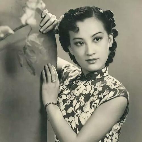 秋冬嗓子難受,天后這樣護嗓:鄧麗君啃豬蹄 梅豔芳喝可樂 王菲躺平 秋冬嗓子難受,天后這樣護嗓:鄧麗君啃豬蹄 梅豔芳喝可樂 王菲躺平