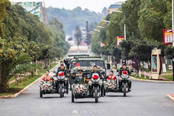 向幸福出發！軍營婚禮戰車迎親
