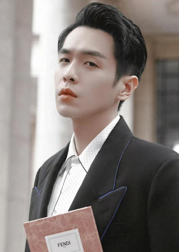 明星張若昀寫真合集：英俊帥氣、文質彬彬