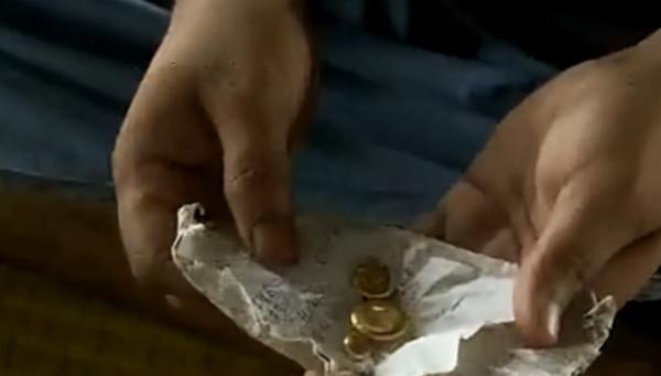 印度窮人的致富之路：用下水道的淤泥提煉黃金，一天能賺幾千元