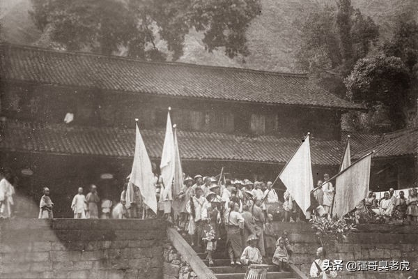 峨眉山軼事(駱坤琪) 峨眉山軼事(駱坤琪)