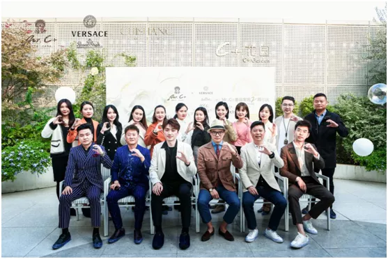 攜手VERSACE,家居頂奢派—Mr.C+的“跨界”之路 攜手VERSACE,家居頂奢派—Mr.C+的“跨界”之路