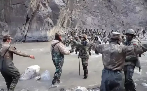 “英雄劇本”翻車了 “英雄劇本”翻車了