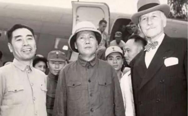 重慶談判時，蔣介石想讓毛主席當新疆省長，毛主席聽後有何反應？