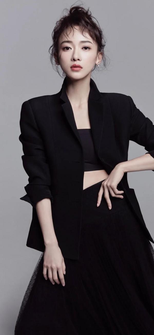 吳謹言，清心靚麗清純脫俗