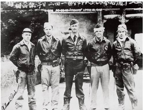 84年張愛萍出訪美國，一美國軍官向他敬軍禮：救命恩人，認識我嗎