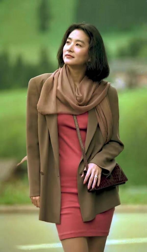 農村教師突然得知：親生妹妹竟是林青霞，相認後堅持不要一分錢