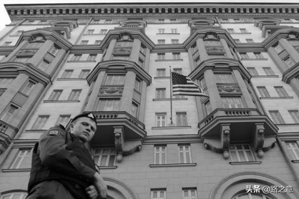 美國使館間諜案：海軍陸戰隊倒在克格勃裙下，破壞性是歷史上最大