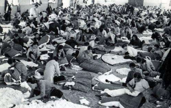 她被日寇砍掉雙手後，親眼看著木楔子釘進自己身體，仍不透露軍秘