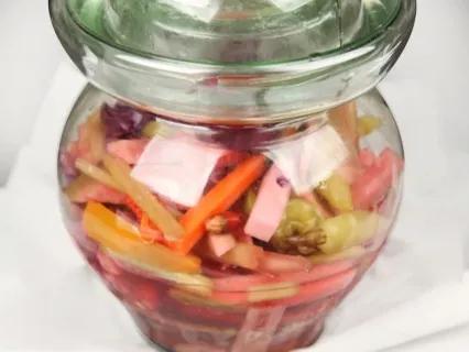 6款家常泡菜做法，含泡椒鳳爪配方，做法簡單，非常下飯