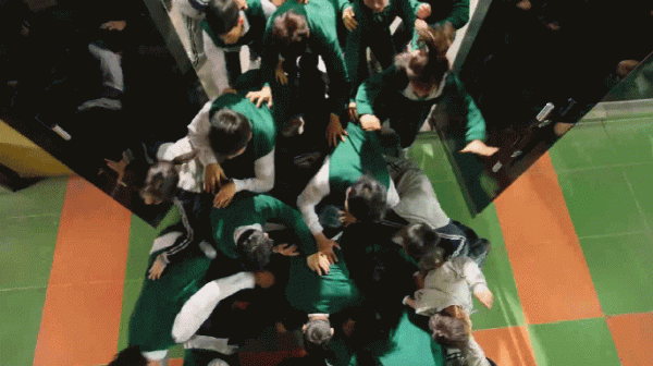 滿地喪屍還不忘談情說愛，砸一個億，就拍出這玩意兒？