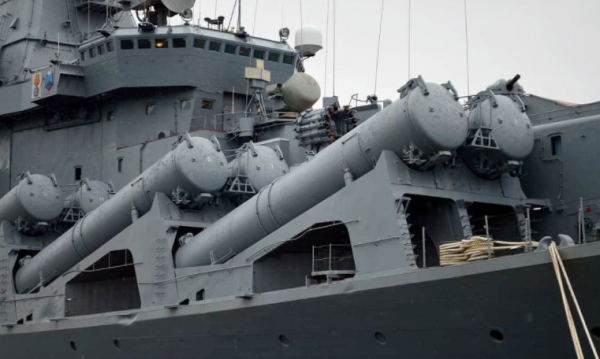 日俄領土爭端再起風波，克宮強勢回應，萬噸重巡出動，導彈10連擊