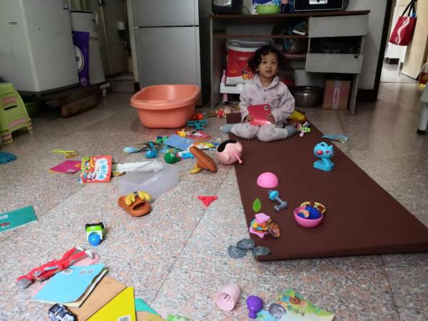 家有拆家兩歲娃,你們崩潰了嗎? 家有拆家兩歲娃,你們崩潰了嗎?