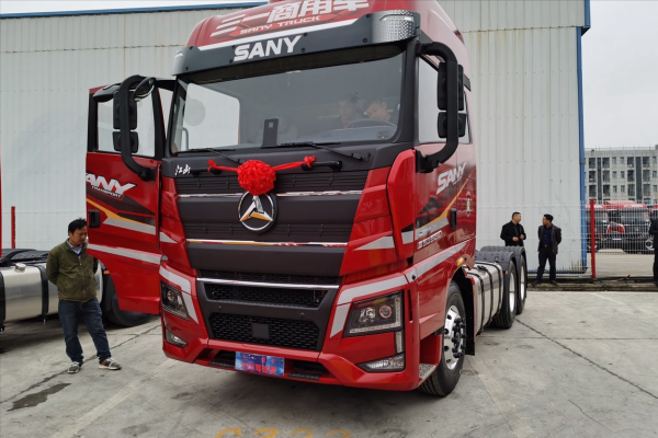 行業“寒冬”+主機廠“威脅”，重卡牽引車僅24w，經銷商有多難？