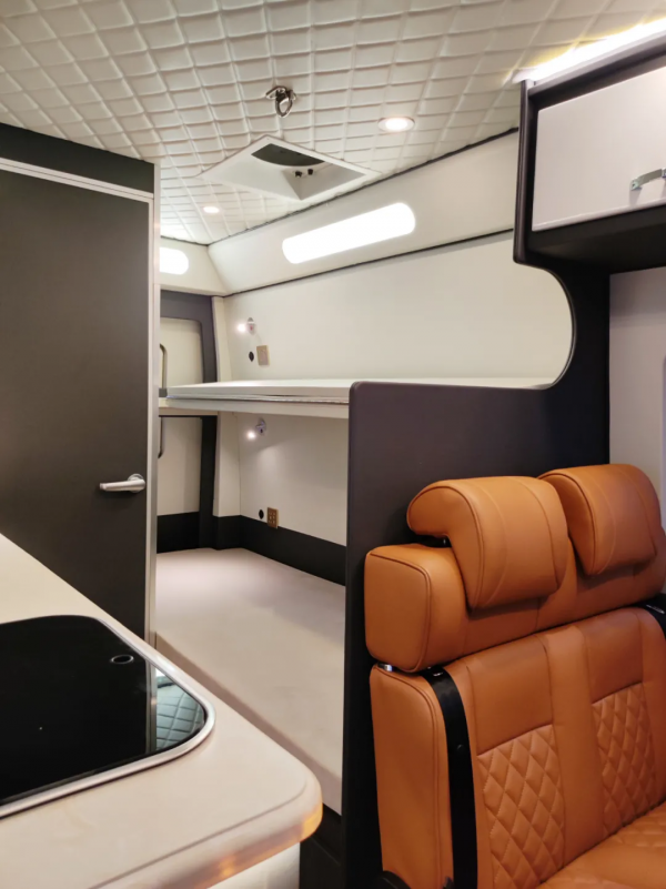 吉姆西大通V90加長軸超高頂 功能豐富 水電充足 高品質移動之家 吉姆西大通V90加長軸超高頂 功能豐富 水電充足 高品質移動之家