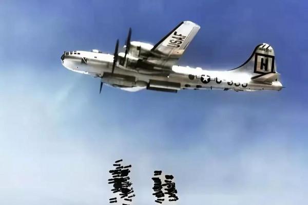 潘天炎,十八歲,一人打退敵人一個排兵力的九次進攻,被主席接見 潘天炎,十八歲,一人打退敵人一個排兵力的九次進攻,被主席接見