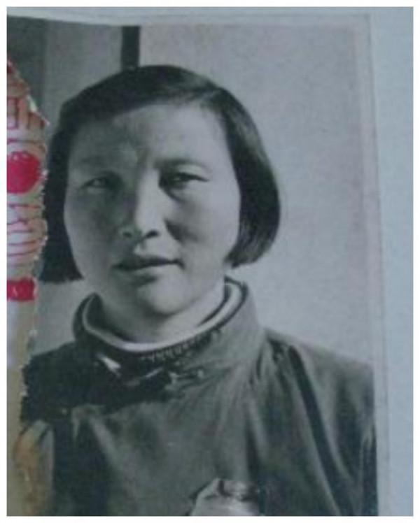 毛主席曾13次接待女英雄龍冬花，為其破例喝酒：你多喝點我少喝點