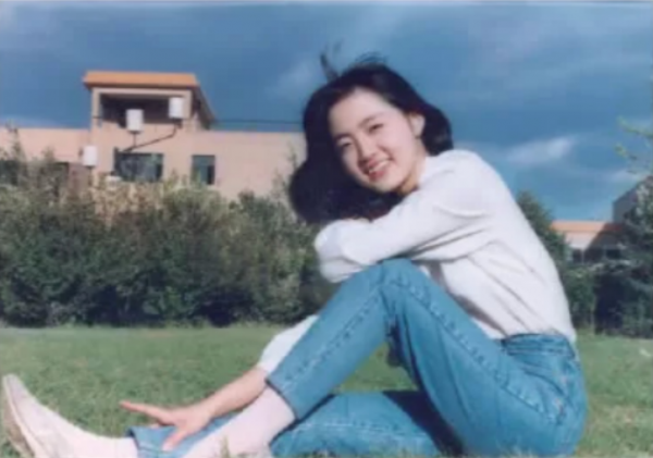 氣象小姐楊丹：嫁初戀堅持丁克16年，40歲做媽媽，背後沒那麼簡單