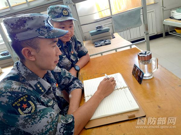 軍娃妙佳和她的“兵爸爸”們