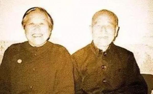 “落花生”的女兒:名牌大學畢業,卻嫁給不識字的農民,一生無悔 “落花生”的女兒:名牌大學畢業,卻嫁給不識字的農民,一生無悔