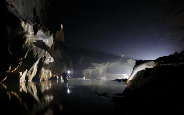 世界最大洞穴，相當於50層樓高，可容納全球72億人，還在不斷增大