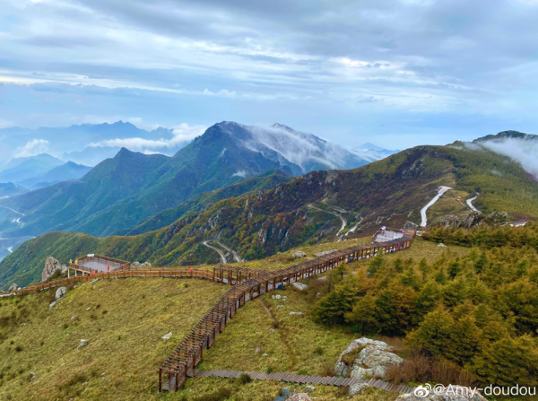 京郊藏了一條絕美國道，承包了京城最美秋色，秋意正濃，如詩如畫