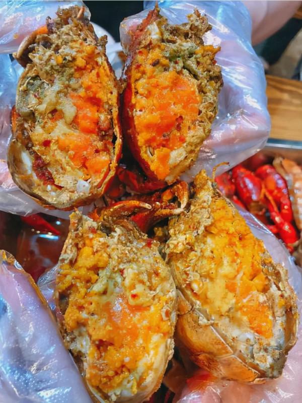 安徽6個女孩去自助餐廳,進店直奔螃蟹櫃檯,吃掉154只螃蟹欲回本 安徽6個女孩去自助餐廳,進店直奔螃蟹櫃檯,吃掉154只螃蟹欲回本