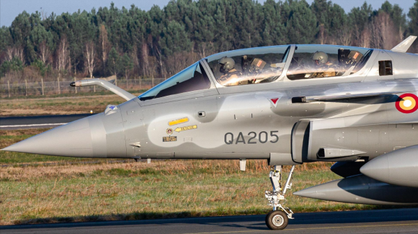 雙座戰鬥機的後艙駕駛員是上去&OpenCurlyDoubleQuote;聊天&rdquo;的麼