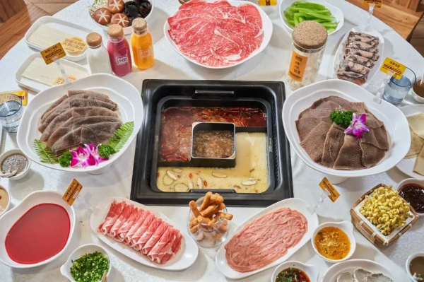 靠一盤毛肚年入18億，巴奴憑何“攪動”火鍋局？