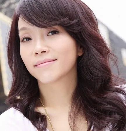 90年代內地天后落差好大，廉價走穴令人惋惜，賣二手衣吃相難看