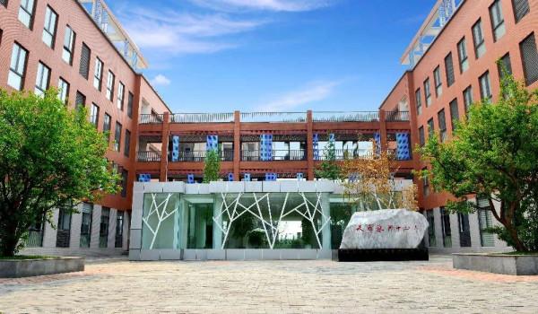 不要只盯“五朵金花”，成都這些公辦小學也很強