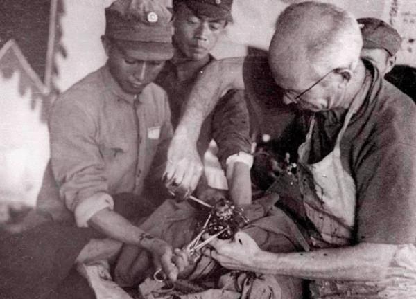 王震29歲仍單身,賀龍問:王鬍子,北大學生給你當媳婦,要不要 王震29歲仍單身,賀龍問:王鬍子,北大學生給你當媳婦,要不要