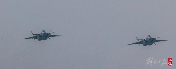 國產軍用無人機掛彈表演、殲20雙髮尾焰格外搶眼……中國航展現場大圖來啦