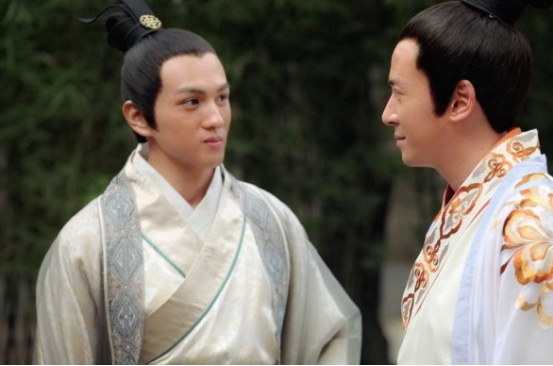 秦始皇曆經數年,終於一統六國,為何會被項羽、劉邦輕鬆推翻? 秦始皇曆經數年,終於一統六國,為何會被項羽、劉邦輕鬆推翻?