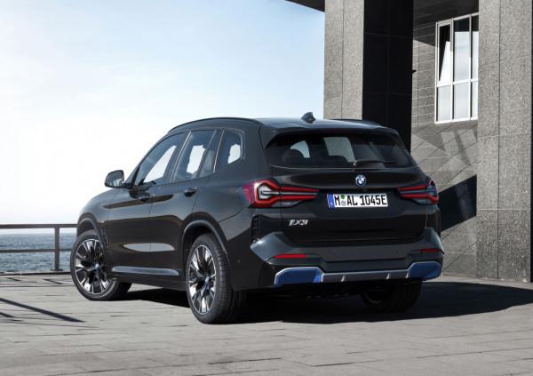 全新寶馬iX3亮相!M套件加持,外觀更運動,充電10分鐘能跑100km 全新寶馬iX3亮相!M套件加持,外觀更運動,充電10分鐘能跑100km