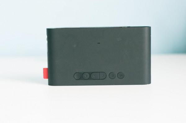 戶外看大片，辦公投文件，口袋鐳射投影機峰米P1效果實測