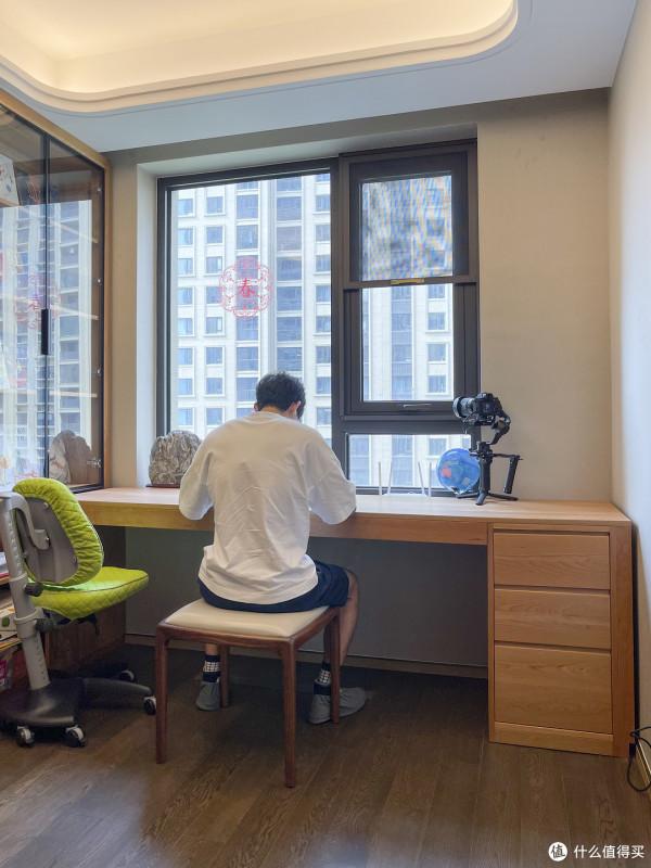 8㎡書房兩面書牆，9㎡兒童房上下鋪衣櫃，小空間利用典範