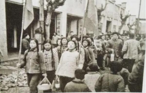 聶榮臻向毛主席狀告奸商,52年中央開始徹查,數十萬人被處分 聶榮臻向毛主席狀告奸商,52年中央開始徹查,數十萬人被處分