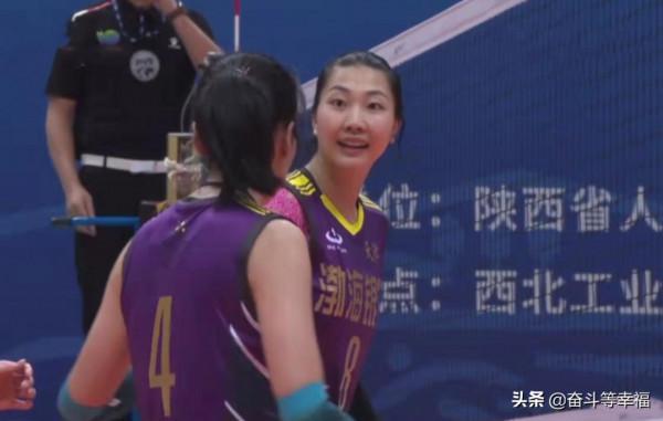 天津女排3比0戰勝遼寧隊，老將顏妮丁霞被雪藏，李盈瑩神勇贏比賽