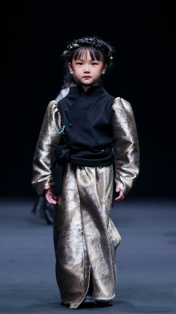 專題 | 看!少數民族的“時尚經” 專題 | 看!少數民族的“時尚經”