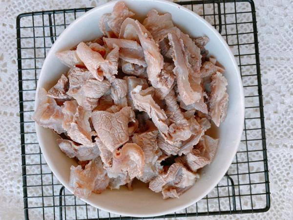 30一斤的牛筋,這樣做比牛肉還香,Q彈軟爛入味,上桌湯汁都不剩 30一斤的牛筋,這樣做比牛肉還香,Q彈軟爛入味,上桌湯汁都不剩