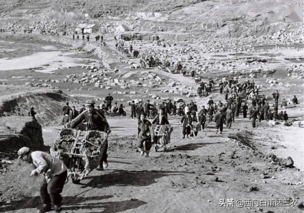 六七十年代,數億農民就是用這幾種“老物件”挖出了86000座水庫 六七十年代,數億農民就是用這幾種“老物件”挖出了86000座水庫